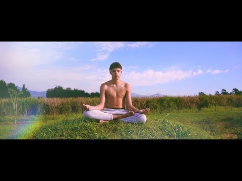 [Video] J Molley – “Flower Child”