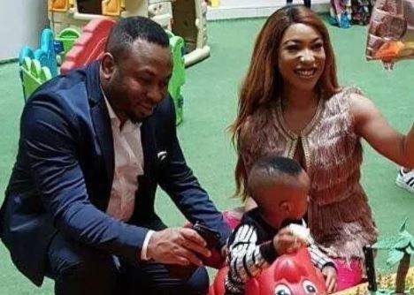 Olakunle Churchill replies fan who told him ”You can’t be alive and the mother of your child is broke”