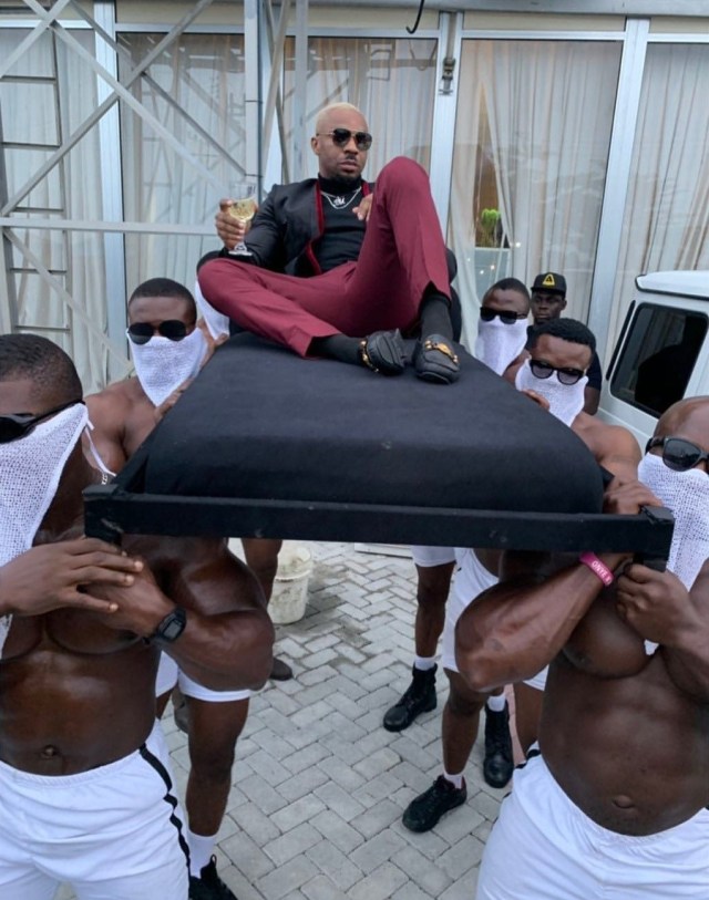 Photos: Pretty Mike storms event on the shoulders of 6 hefty men
