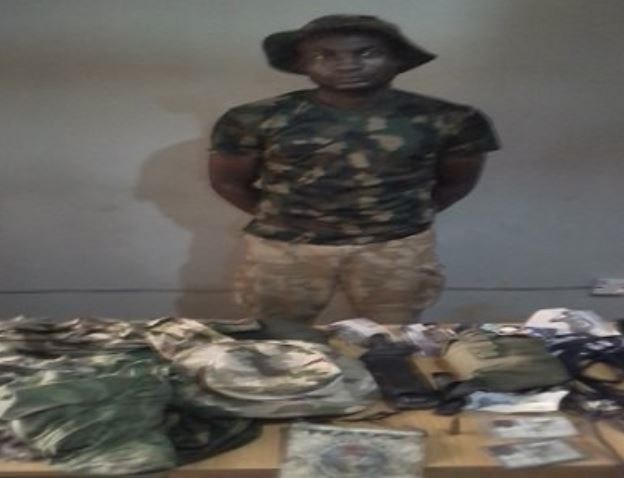 Robbery suspect who operates in ‘army uniform’ apprehended in Ogun State (Photo)