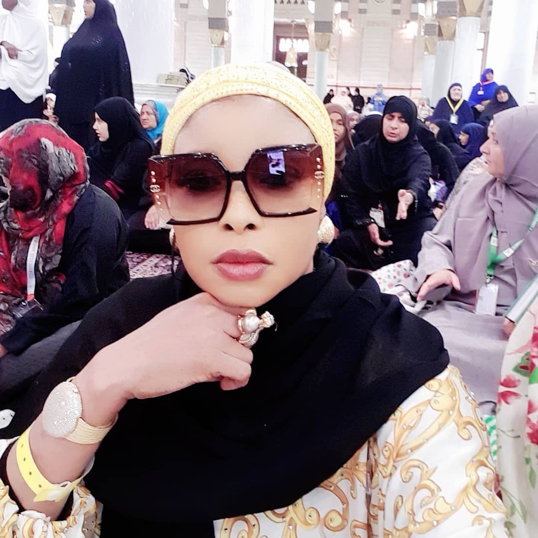 ‘Don’t marry a woman who doesn’t like money, you will die poor’ – Lizzy Anjorin advises men