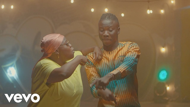 [Video] Stonebwoy – “Ololo” ft. Teni