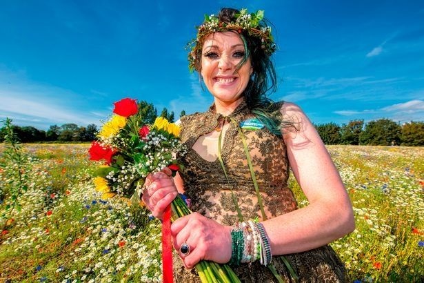 Woman ‘marries’ a tree in front of family and now plans to change her surname