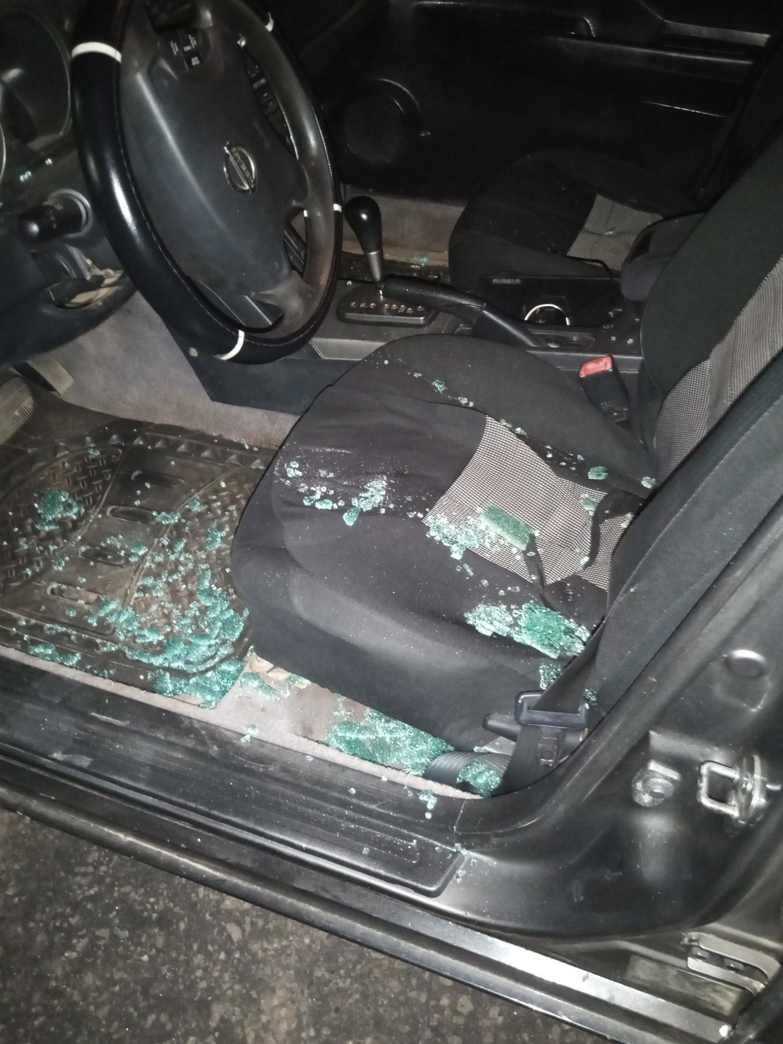 Nigerian man attacked by traffic robbers in Lagos (Photos)