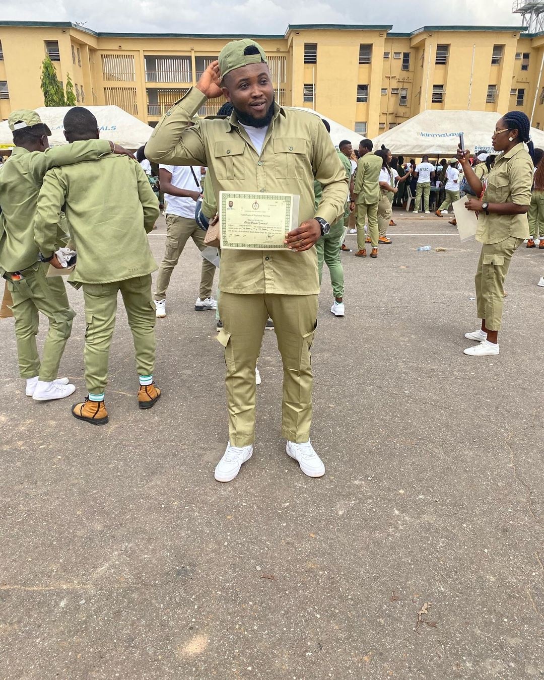 Rapper, Chinko Ekun concludes his NYSC (Photo)