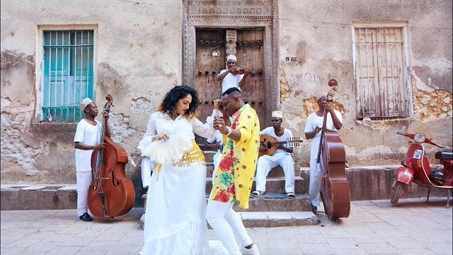 [Video] Lava Lava – “Habibi”