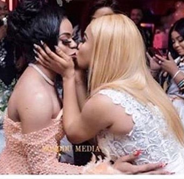 Tonto Dikeh threatens to show Bobrisky’s real face without makeup (Video) Tonto Dikeh threatens to show Bobrisky’s real face without makeup (Video)